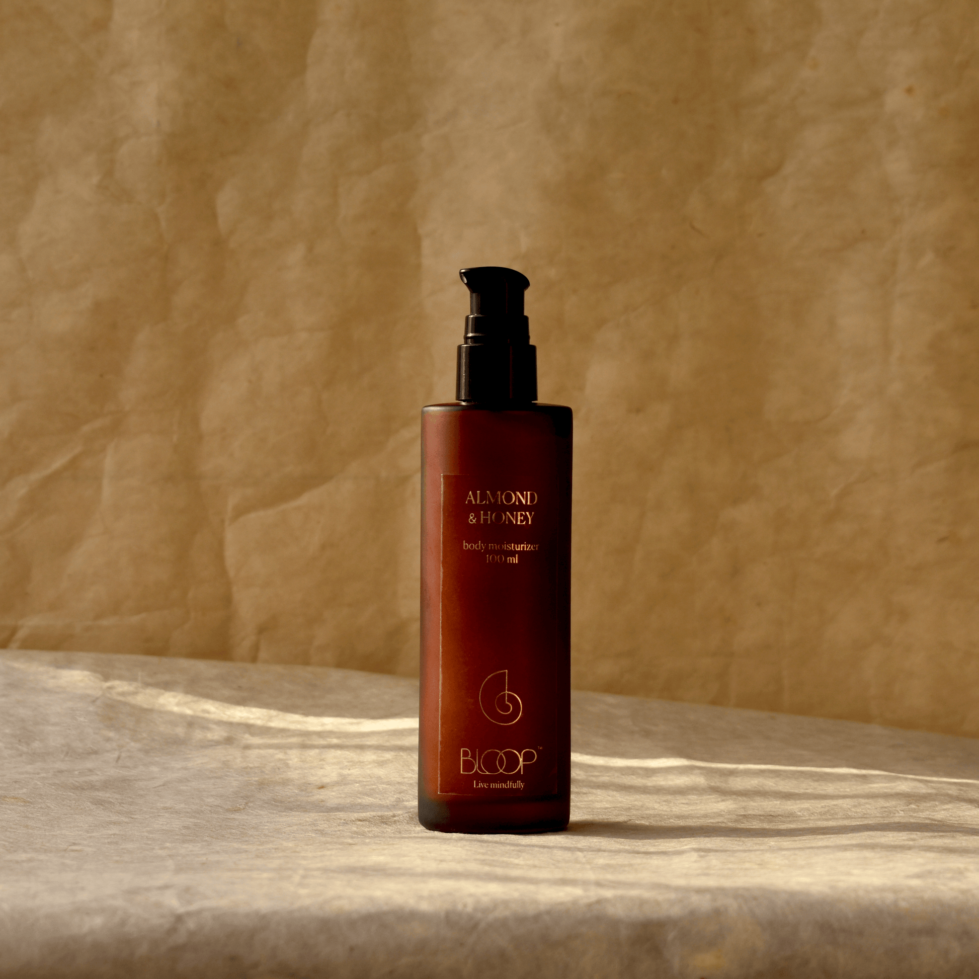 Bloop Almond & Honey Face Moisturizer – natural skincare with almond oil, jojoba, honey, and milk